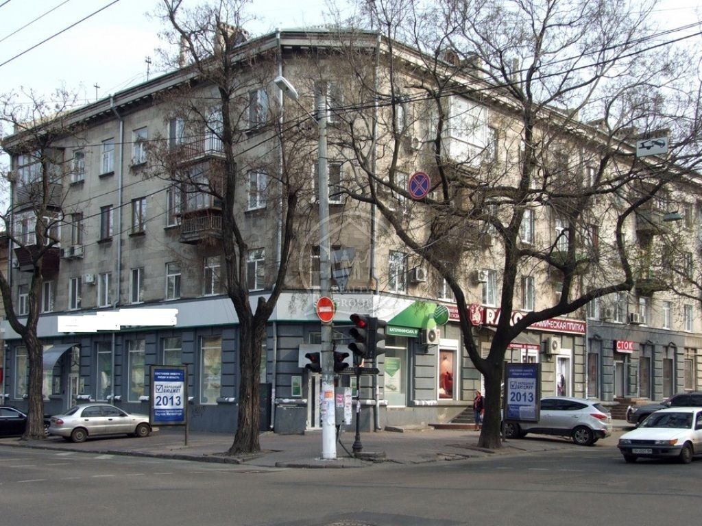 Продаж  сталінки в історичному центрі міста на Катерининській